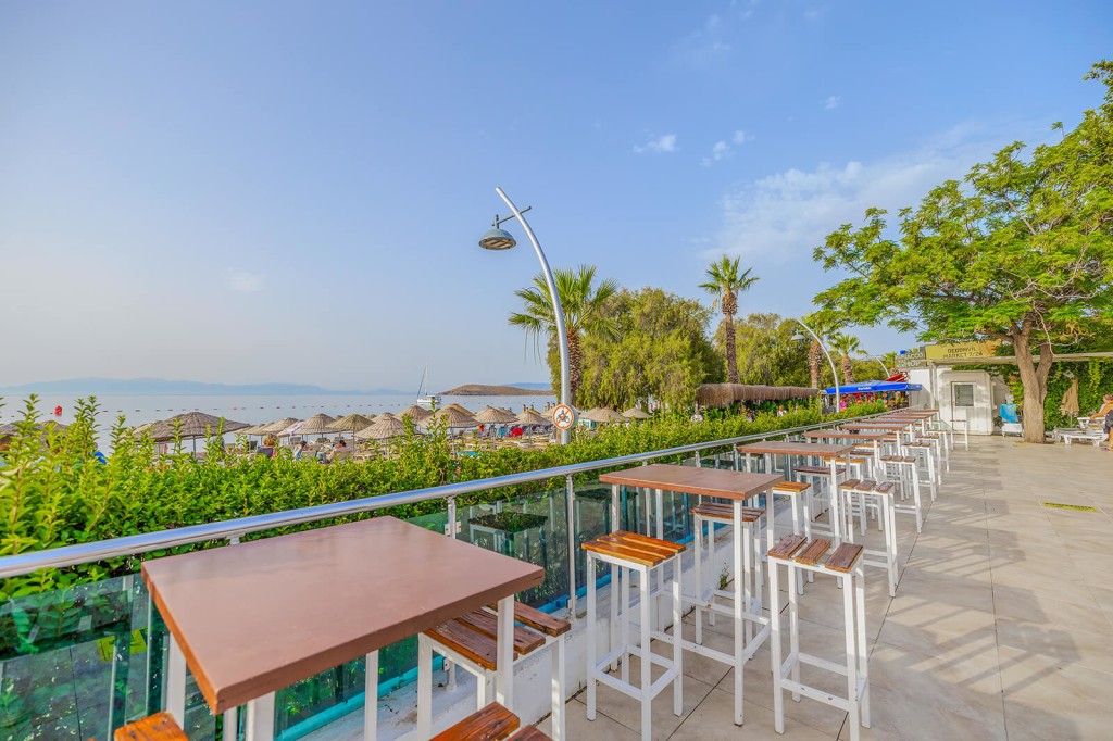 PETUNYA BEACH RESORT