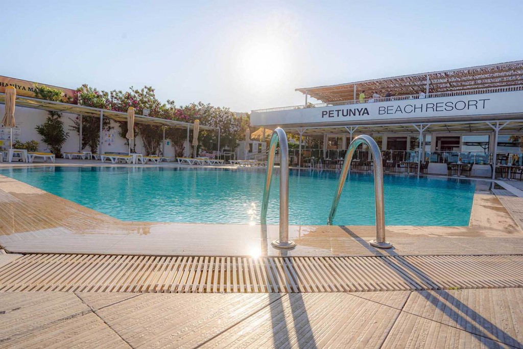 PETUNYA BEACH RESORT
