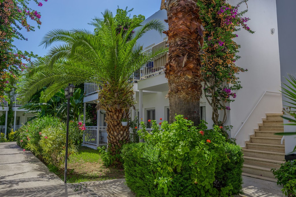 PETUNYA BEACH RESORT