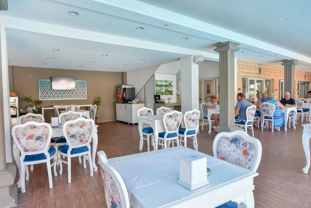CLOVER MAGIC ALTINKUM PARK SIDE HOTEL