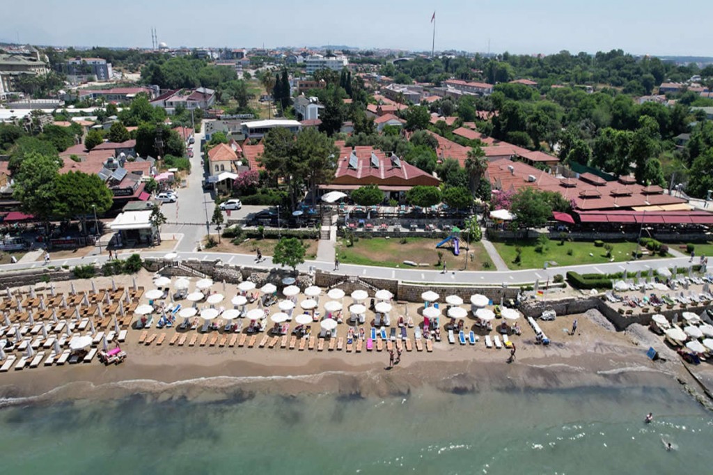 CLOVER MAGIC ALTINKUM PARK SIDE HOTEL