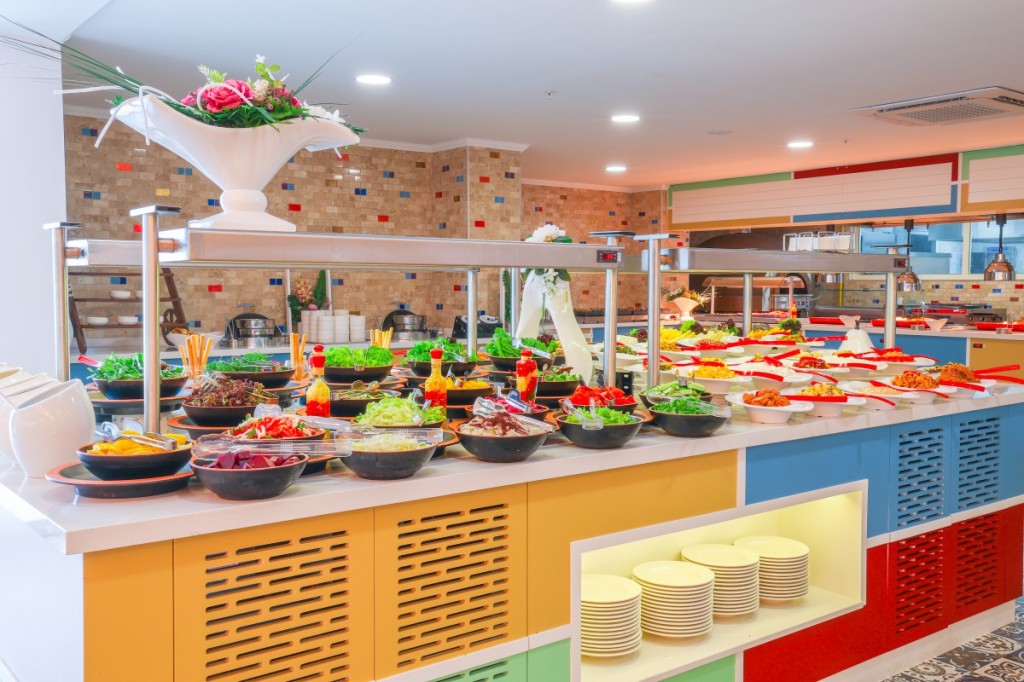 CRYSTAL CLUB WORLD OF COLOURS RESORT & SPA