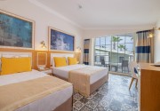 CRYSTAL CLUB WORLD OF COLOURS RESORT & SPA