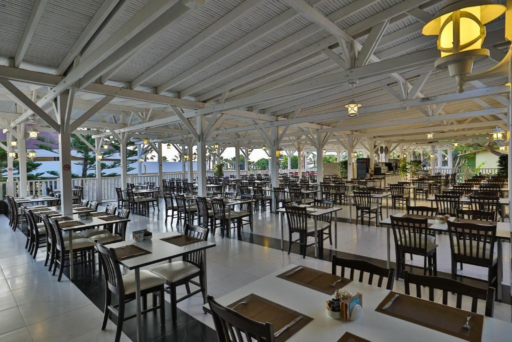 CRYSTAL FLORA BEACH RESORT