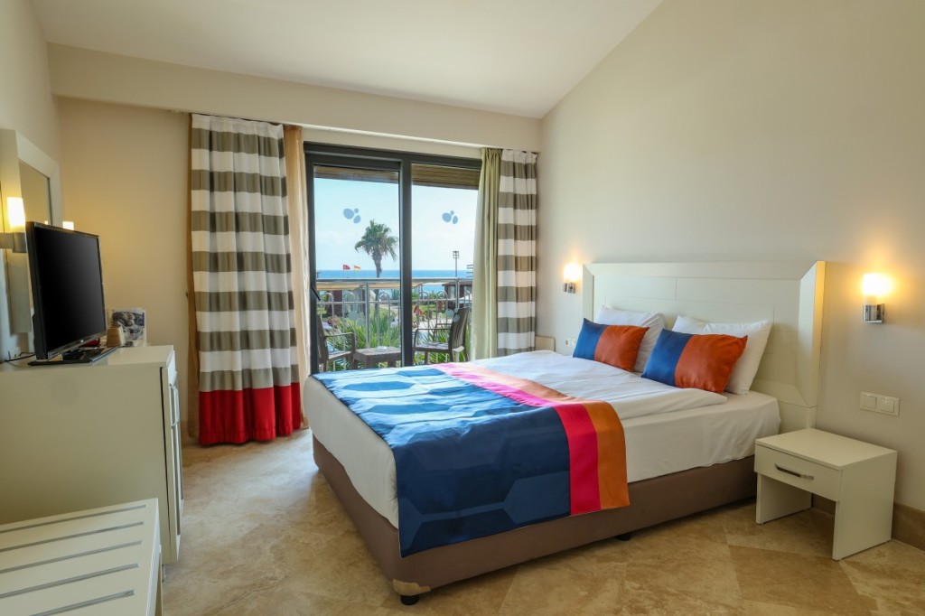 CRYSTAL BOUTIQUE BEACH RESORT