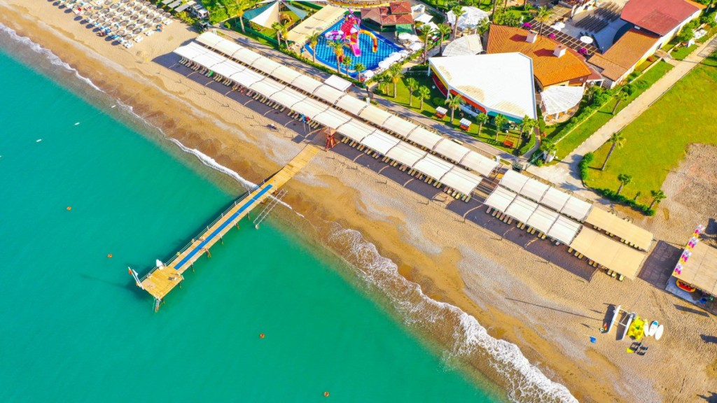 CRYSTAL FAMILY RESORT & SPA