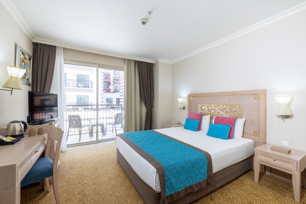 CRYSTAL FAMILY RESORT & SPA