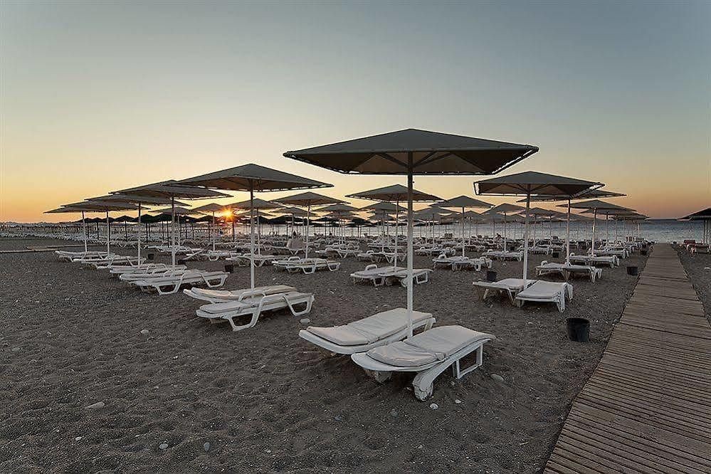 LARISSA SULTANS BEACH