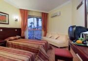 LARISSA SULTANS BEACH