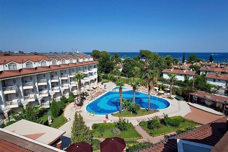 LARISSA SULTANS BEACH