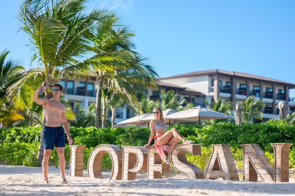 LOPESAN COSTA BAVARO RESORT SPA & CASINO