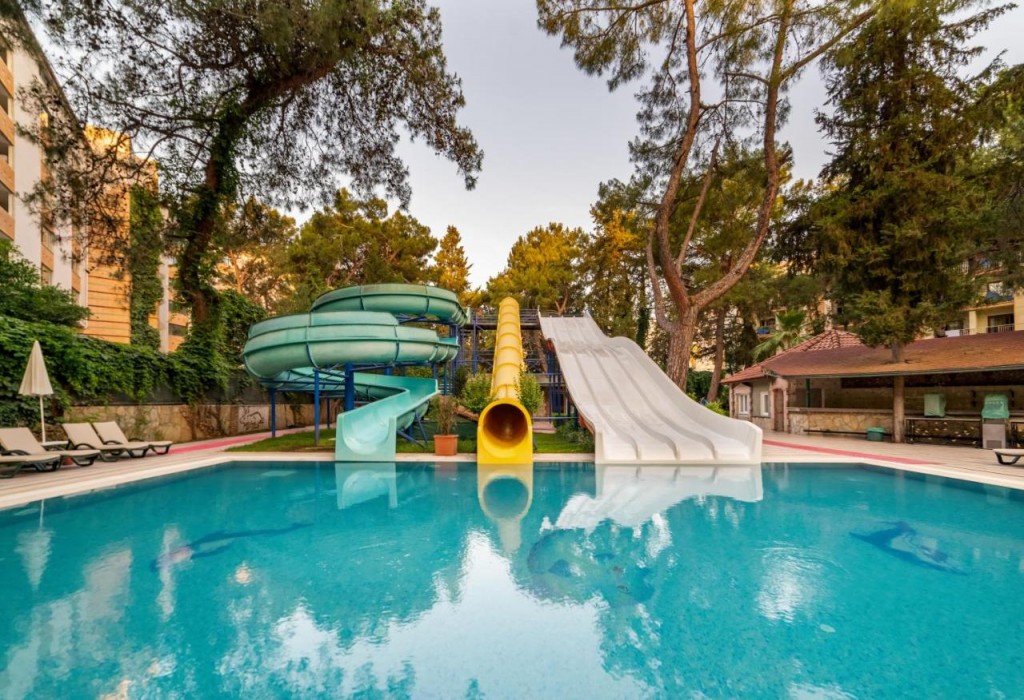 ARMAS KAPLAN PARADISE