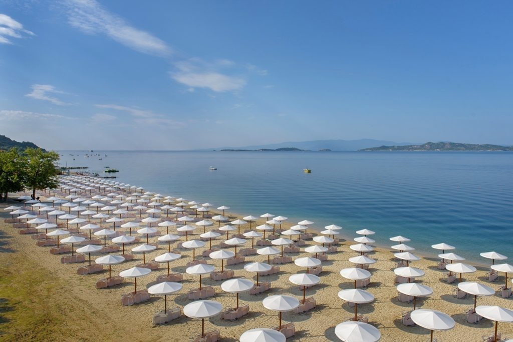 AKRATHOS BEACH