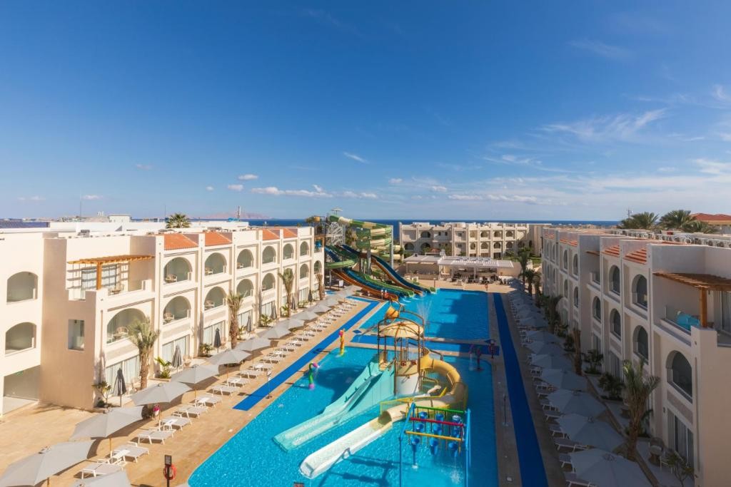 POSH CLUB SUNRISE MONTEMARE RESORT