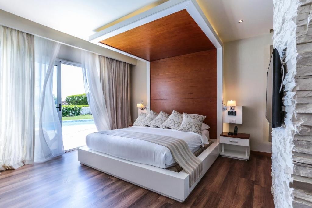 POSH CLUB SUNRISE MONTEMARE RESORT