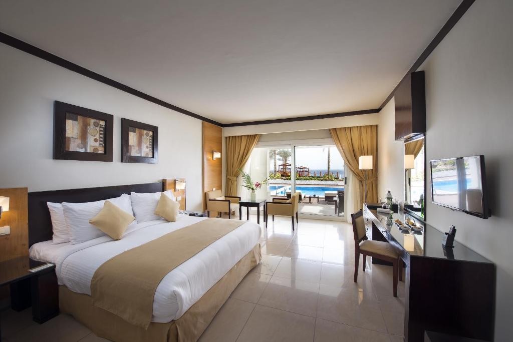POSH CLUB SUNRISE MONTEMARE RESORT