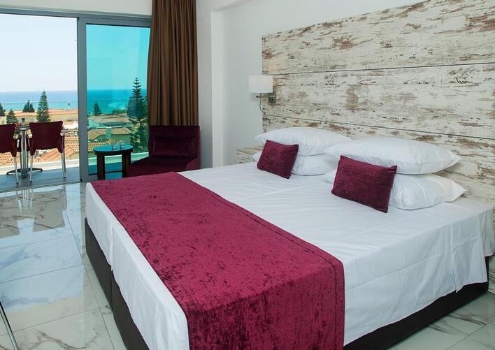 RAMADA HOTEL & SUITES AYIA NAPA