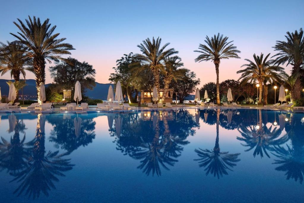 DOUBLETREE BY HILTON ISIL CLUB RESORT