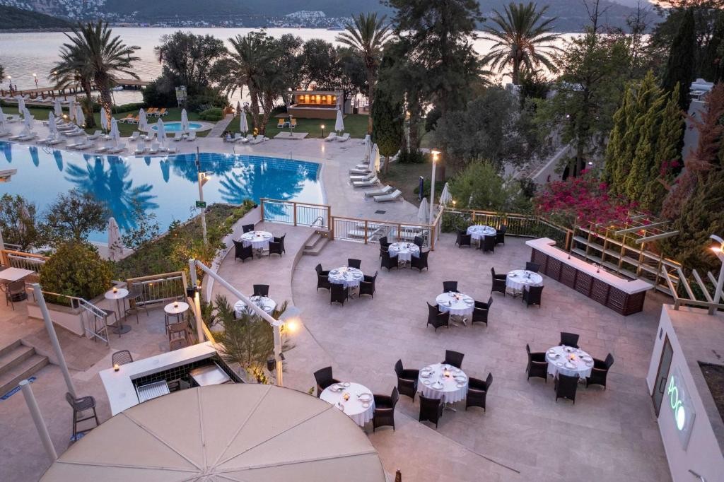 DOUBLETREE BY HILTON ISIL CLUB RESORT