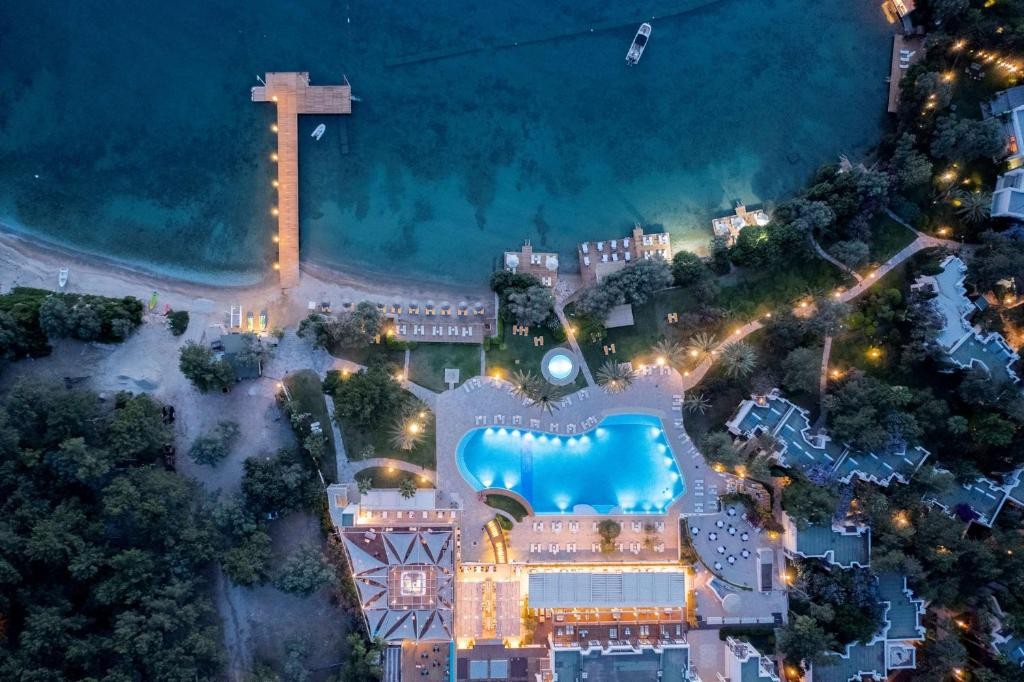 DOUBLETREE BY HILTON ISIL CLUB RESORT