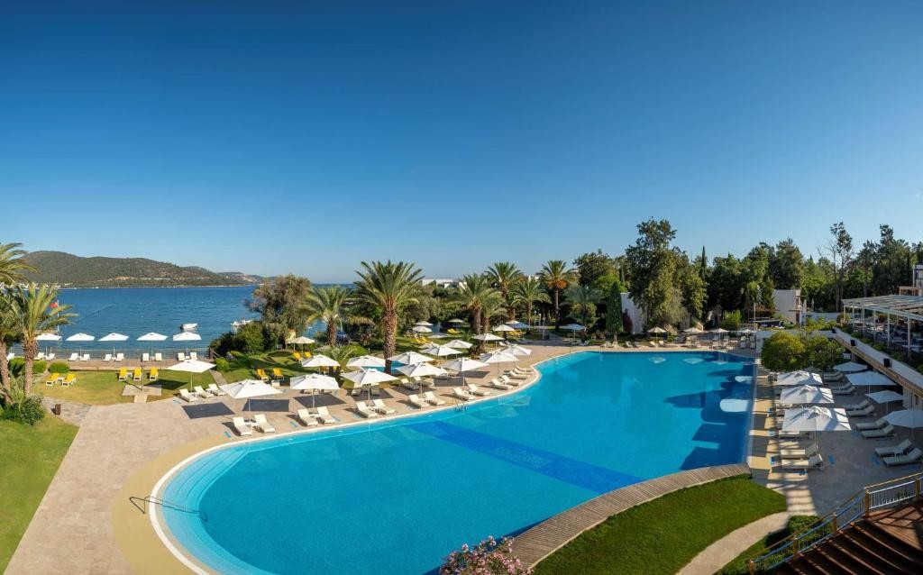 DOUBLETREE BY HILTON ISIL CLUB RESORT