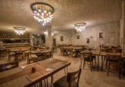 HERA CAVE SUITES