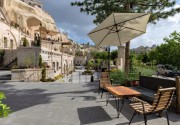 HERA CAVE SUITES