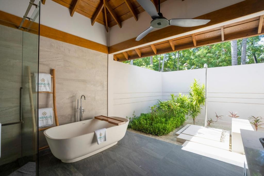 EMERALD FAARUFUSHI RESORT & SPA