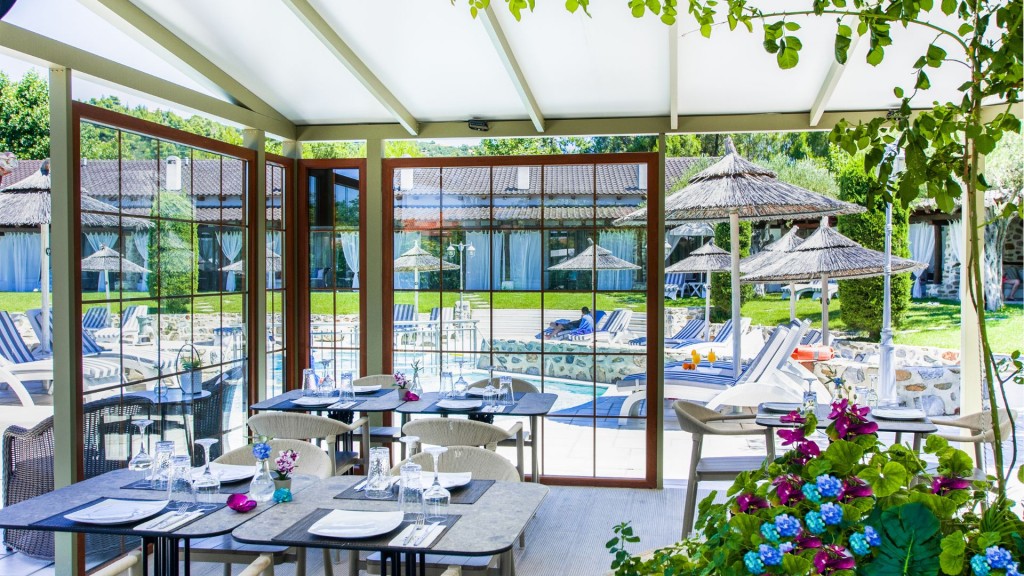 Acrotel Athena Residence