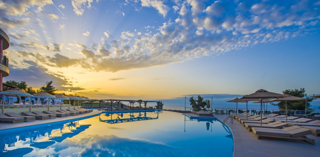 Alia Palace Luxury Resort Hotel & Villas (Adult Only 16+)