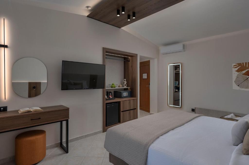 Alia Palace Luxury Resort Hotel & Villas (Adult Only 16+)