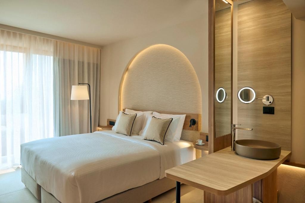 Zeus Kassandra Lagoon (Adults Only 12+)