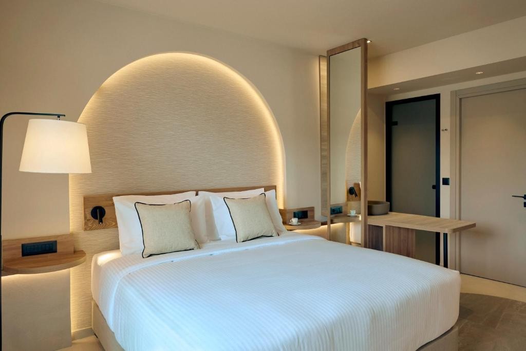Zeus Kassandra Lagoon (Adults Only 12+)