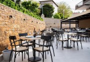 Royal Hotel & Suites