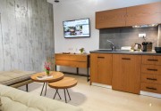 Royal Hotel & Suites