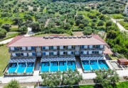 Royal Hotel & Suites