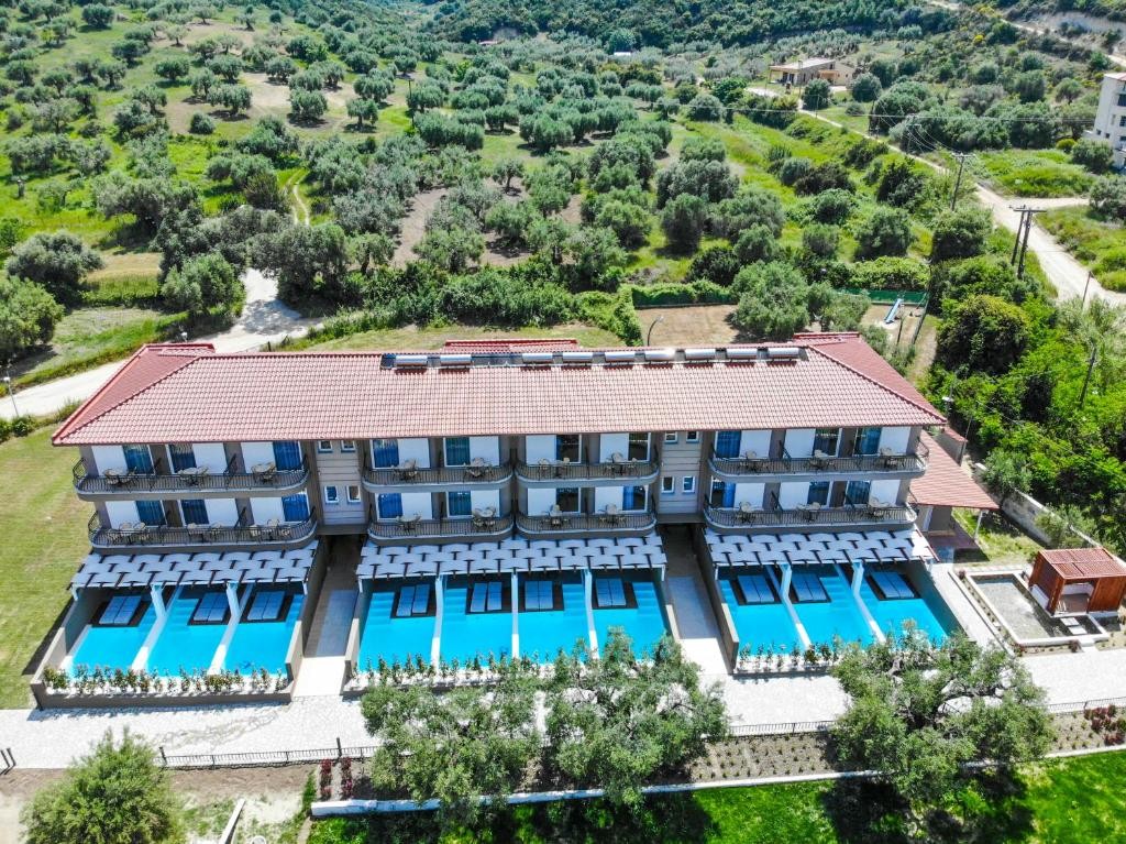 Royal Hotel & Suites