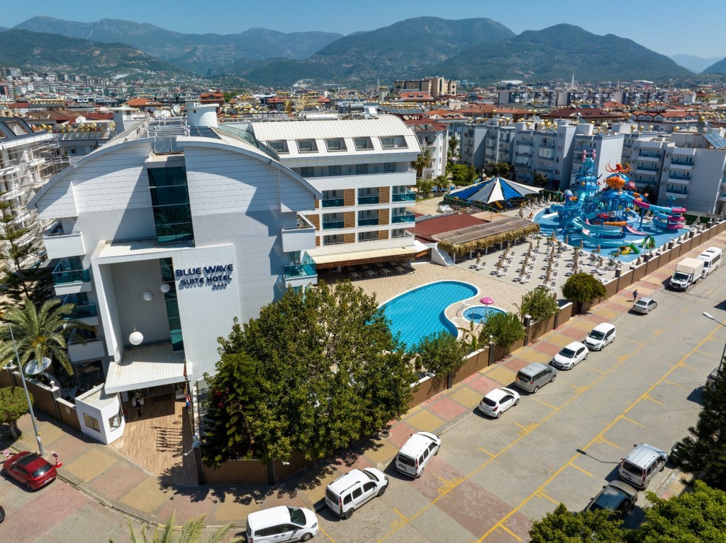 BLUE WAVE SUIT HOTEL