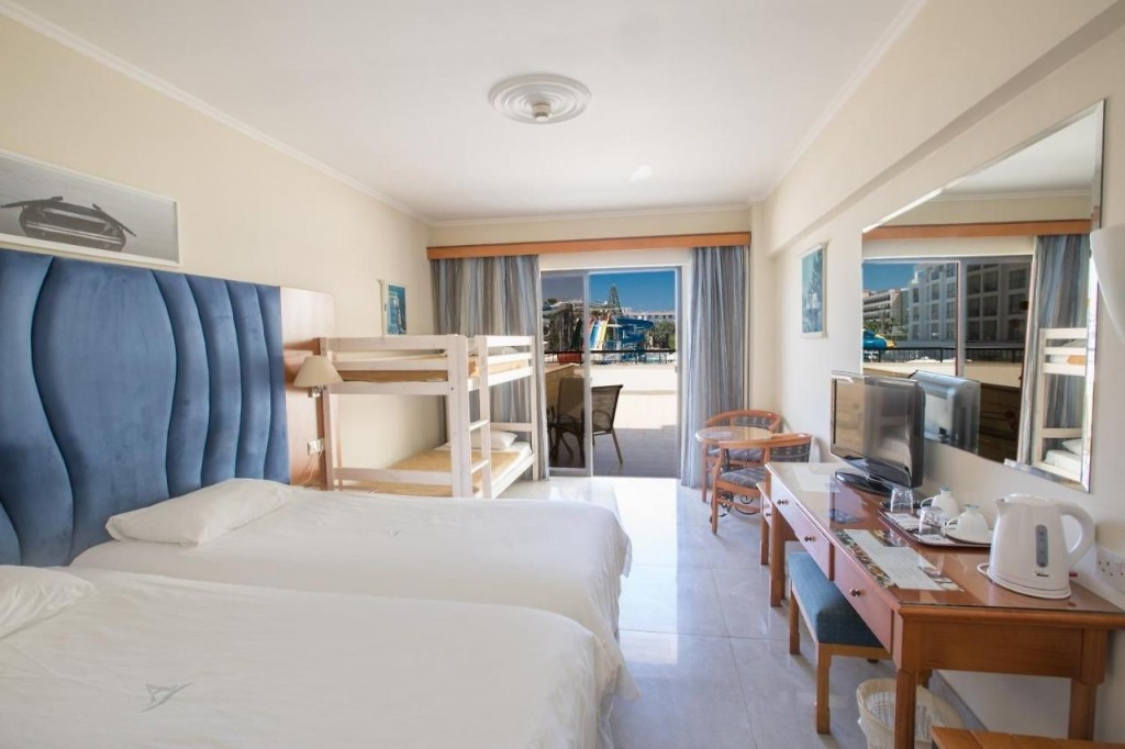 ANASTASIA BEACH APTS