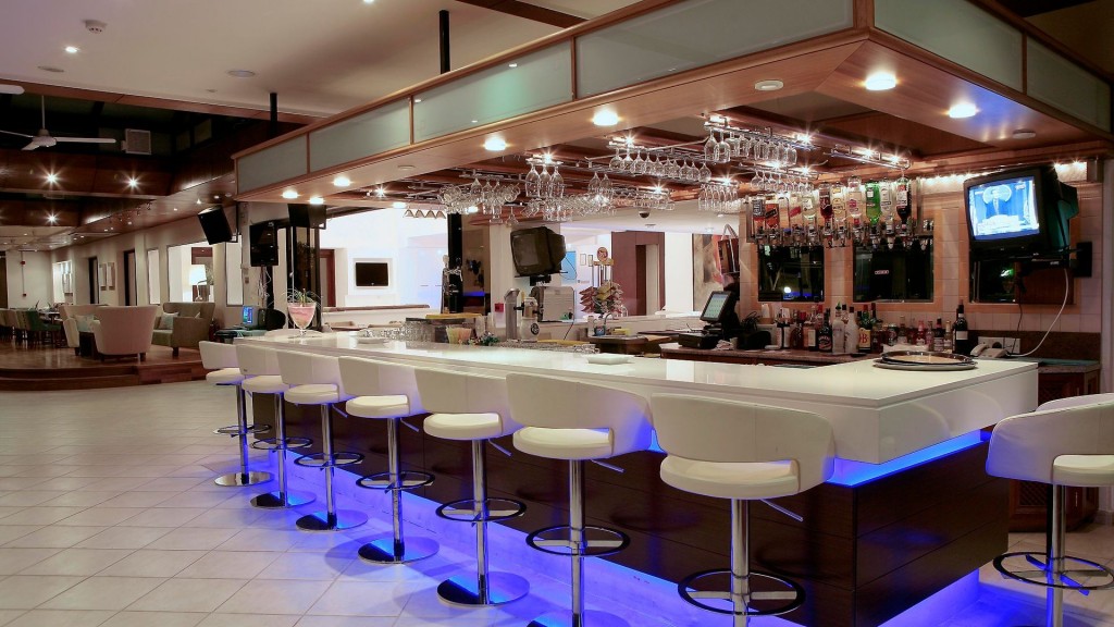 ANEMI HOTEL AND SUITES