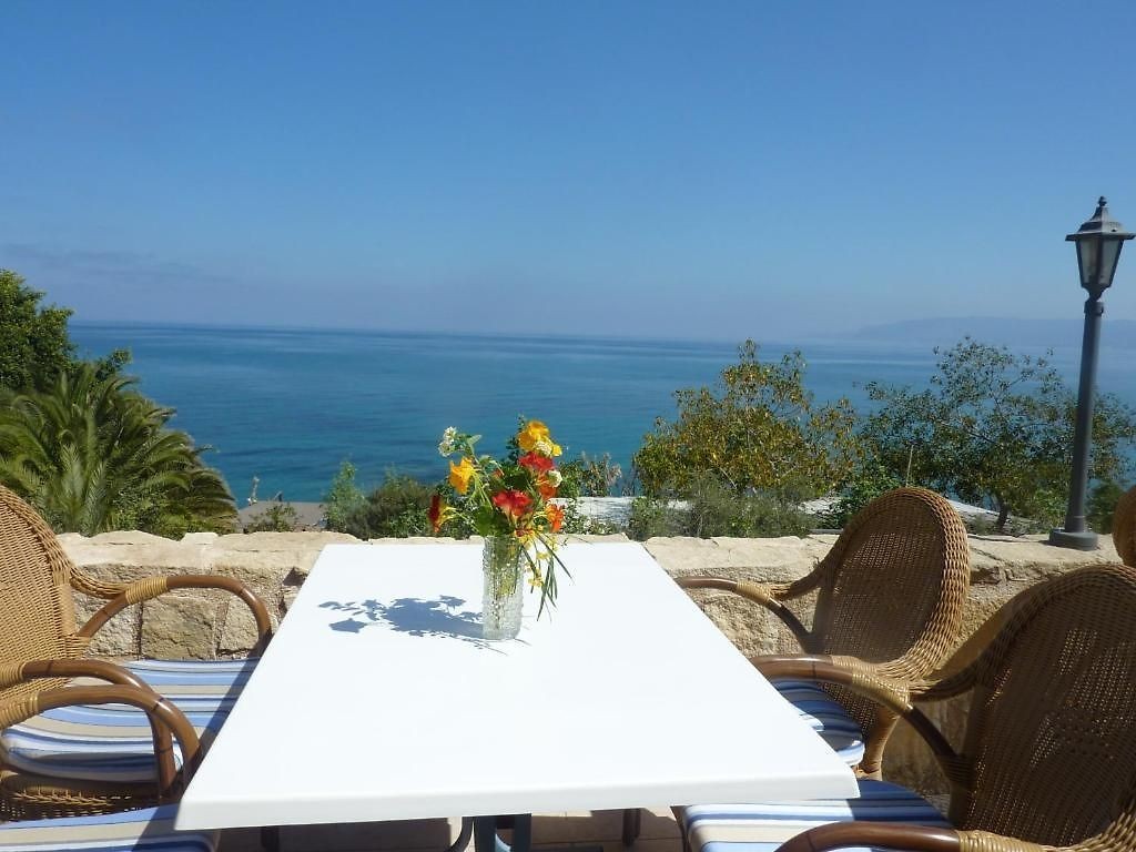 APHRODITE BEACH HOTEL