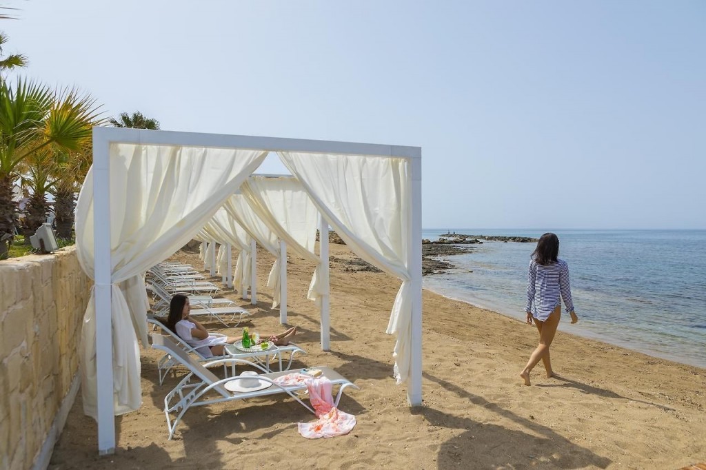 AQUAMARE BEACH HOTEL