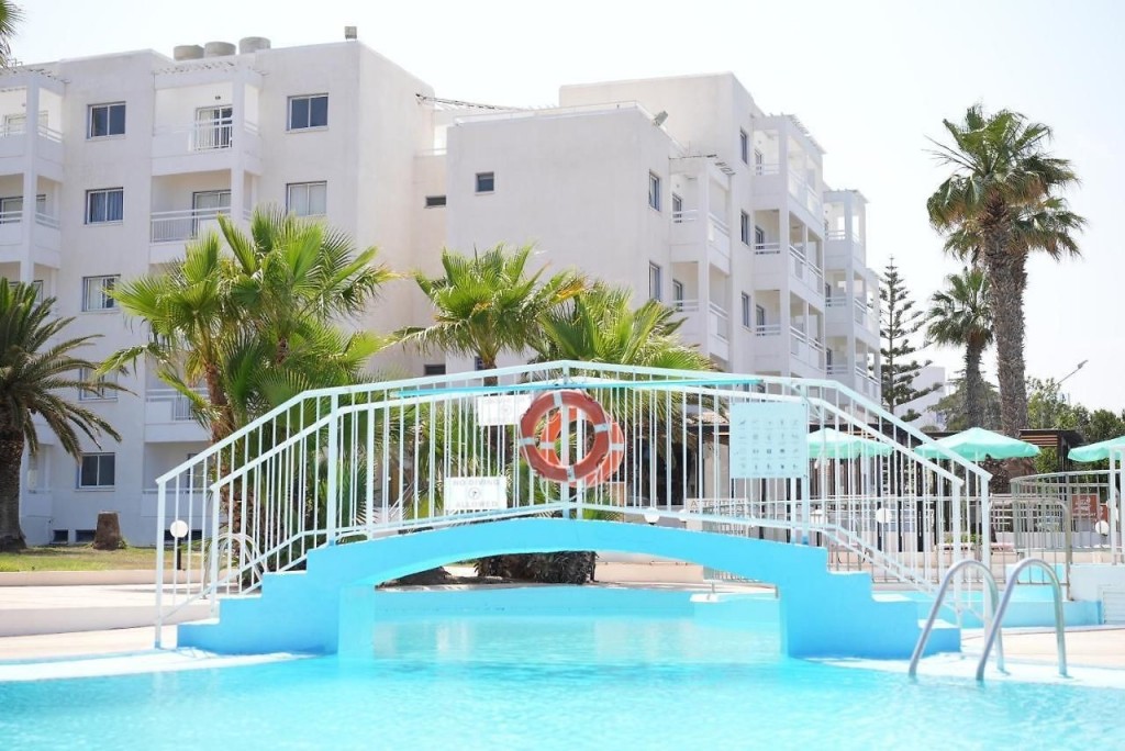 ASTREAS BEACH HOTEL APTS