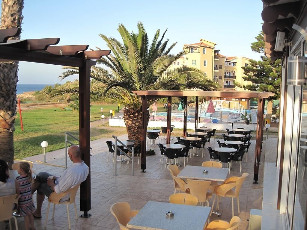 ASTREAS BEACH HOTEL APTS