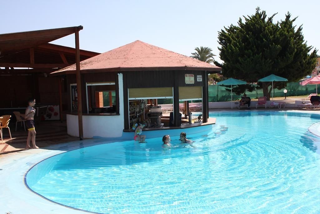 ASTREAS BEACH HOTEL APTS