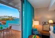 CAVO MARIS BEACH HOTEL