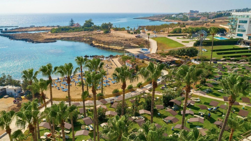 CAVO MARIS BEACH HOTEL