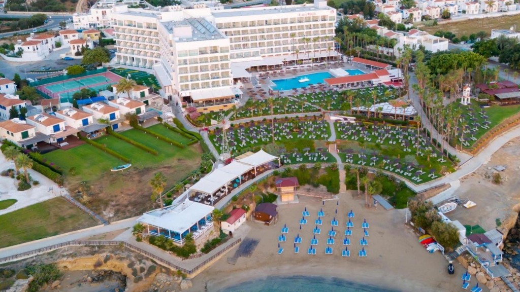 CAVO MARIS BEACH HOTEL