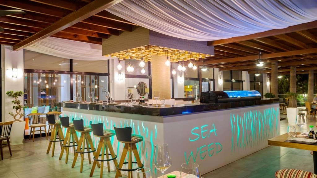 CAVO MARIS BEACH HOTEL