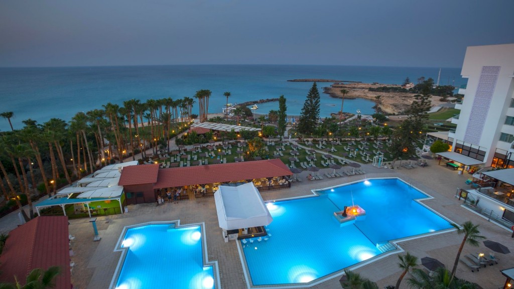 CAVO MARIS BEACH HOTEL